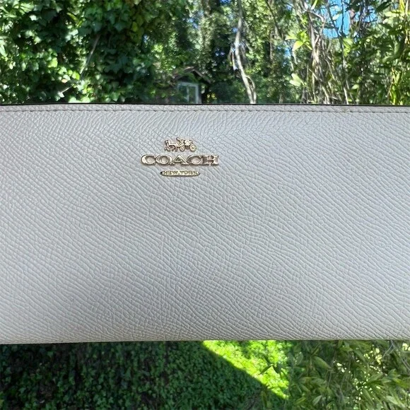 COACH Slim Bifold Wallet Chalk White Crossgrain Leather Gold Hardware AUTHENTIC - Picture 6 of 7